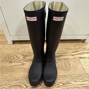 Hunter Classic Adjustable Black Waterproof Boots w/ Sock Insert